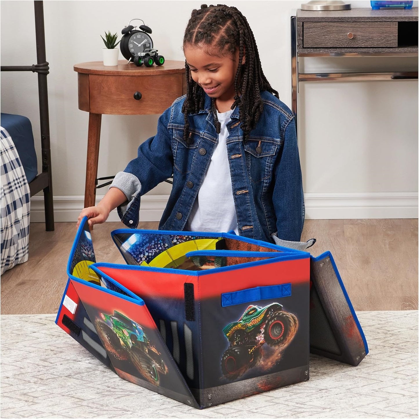 2‑IN‑1 ARENA PLAYSET & STORAGE – Folds from Playmat to Carry Case in Seconds