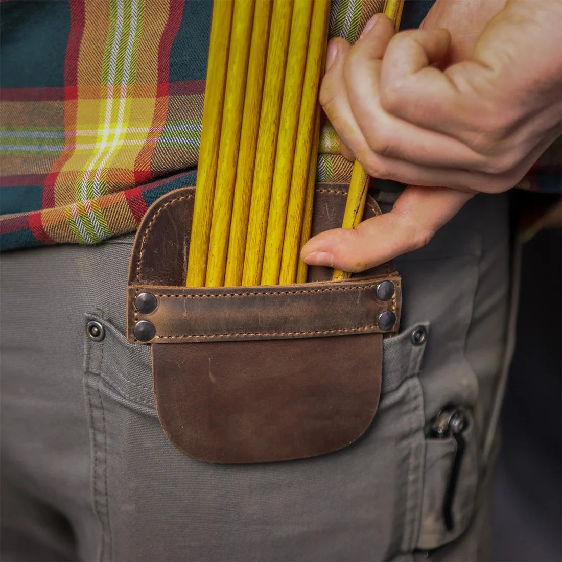 Shatterproof arrow pocket quiver